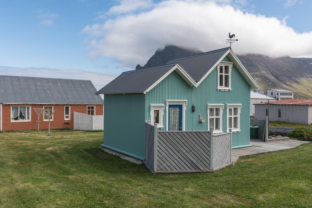 Вілла The Little House Bolungarvik Екстер'єр фото